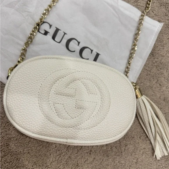 Elegant White Crossbody Bag - Picture 4 of 5